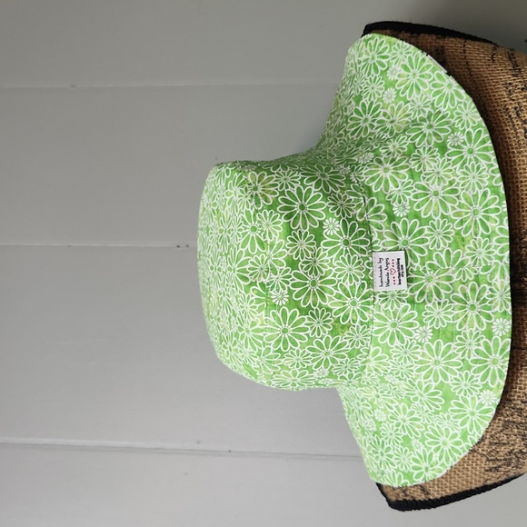 Reversible Daisy Bucket Hat. Great Condition. Wide Brimmed. - Picture 3 of 5
